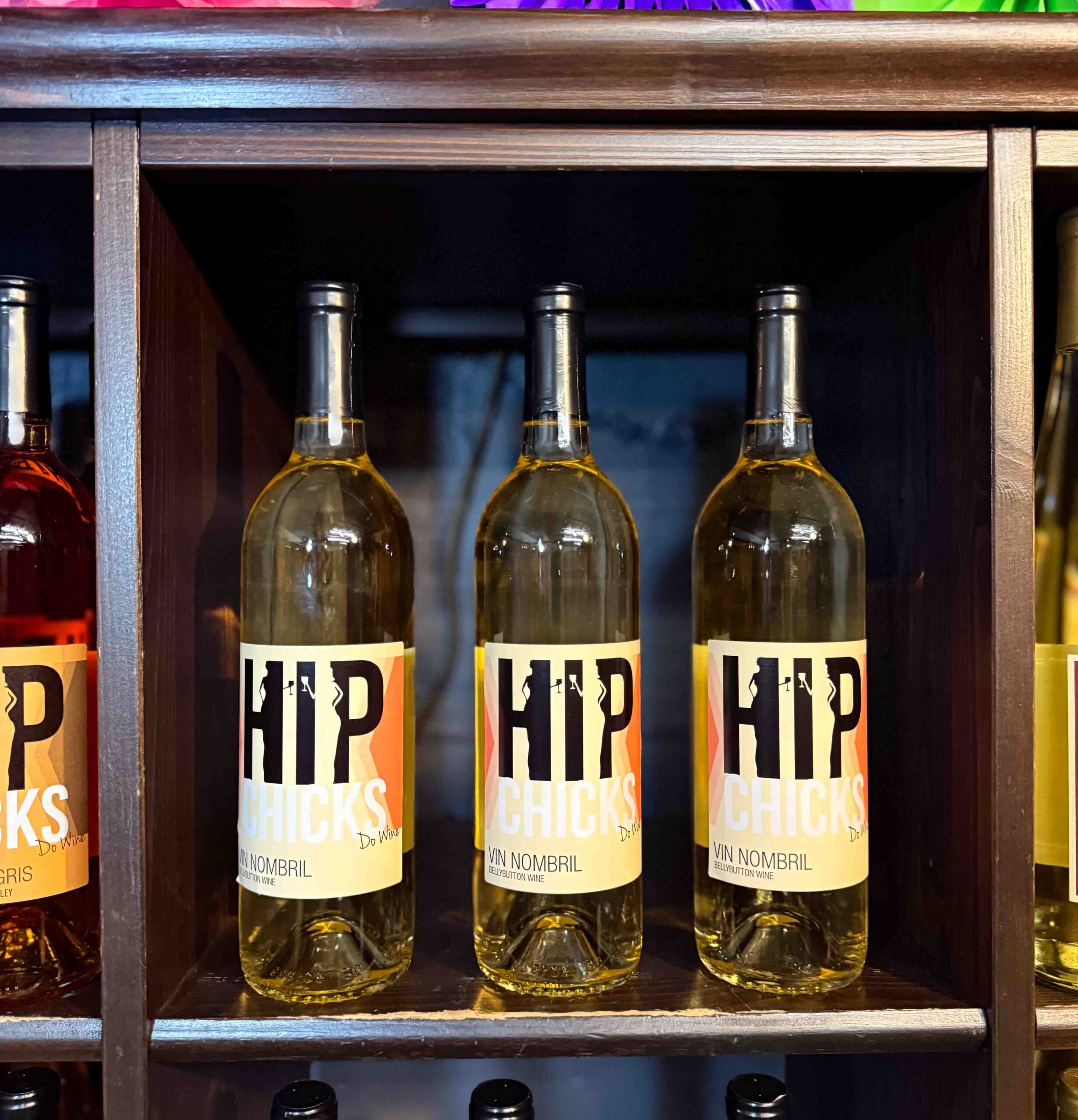 Hip Chicks do Wine Vin Nombril aka Belly Button Wine